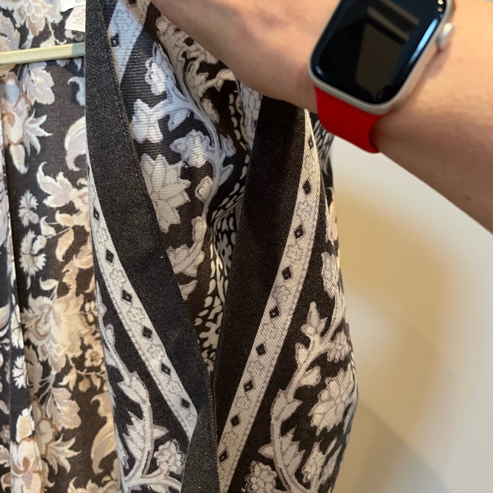 Nine West Dark Grey and Cream Floral Kimono - Picture 3 of 5